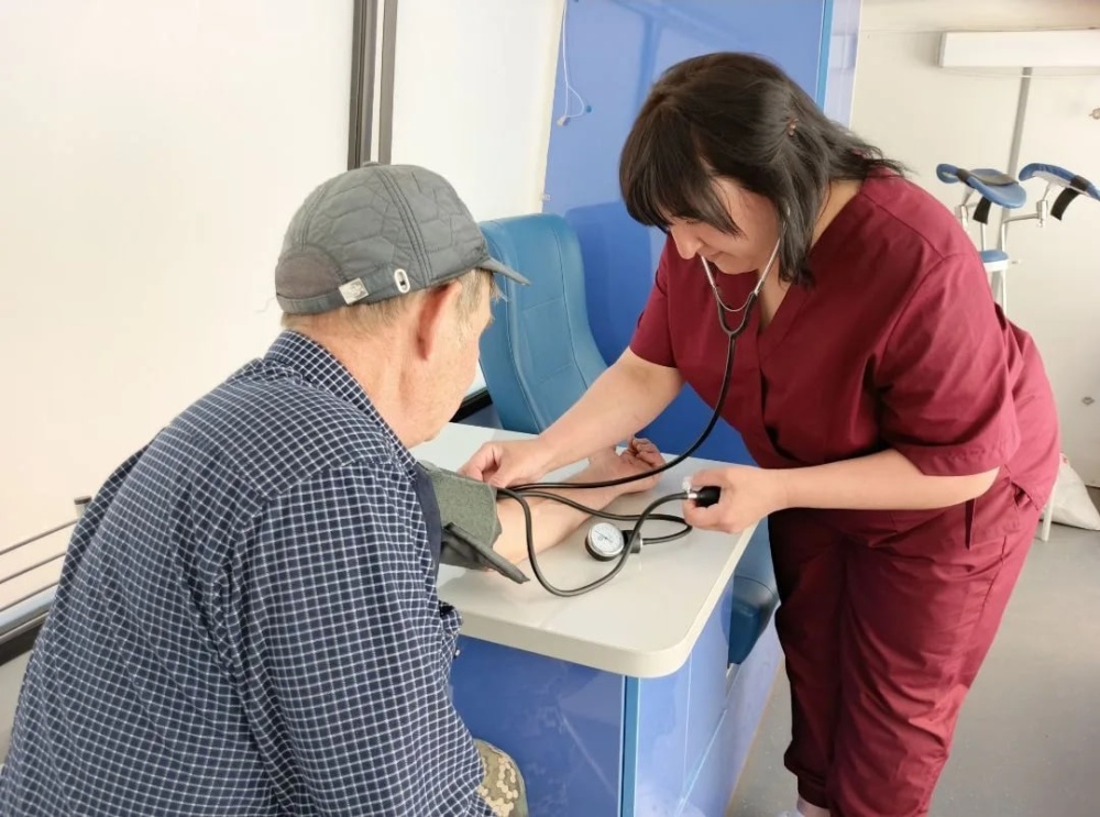 В Бураевском районе продолжает работу мобильный фельдшерско-акушерский пункт